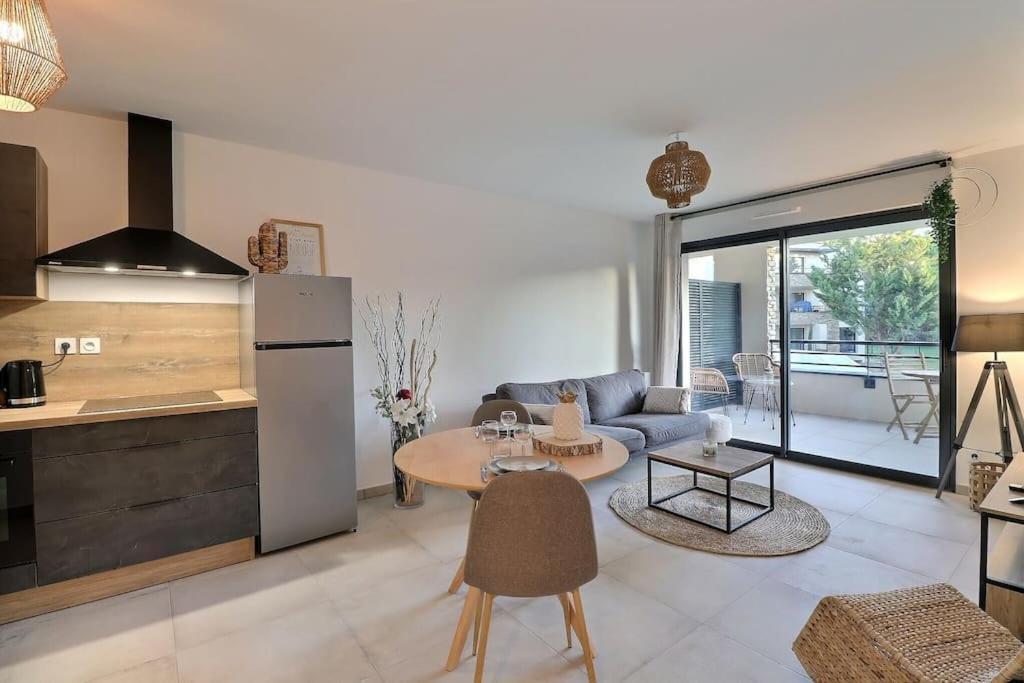 Appartement Moderne - Terrasse - Piscine - Parking Ventabren Extérieur photo