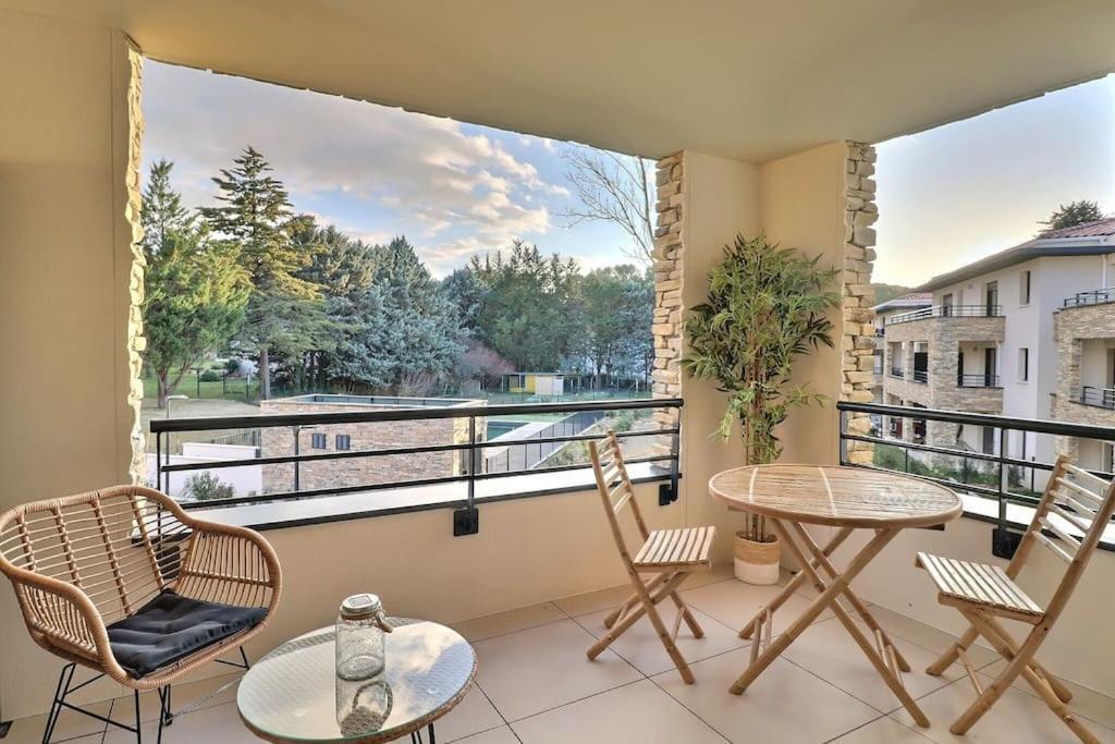 Appartement Moderne - Terrasse - Piscine - Parking Ventabren Extérieur photo